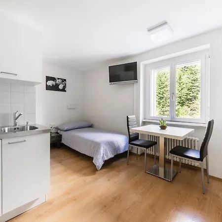 Bed & Breakfast River